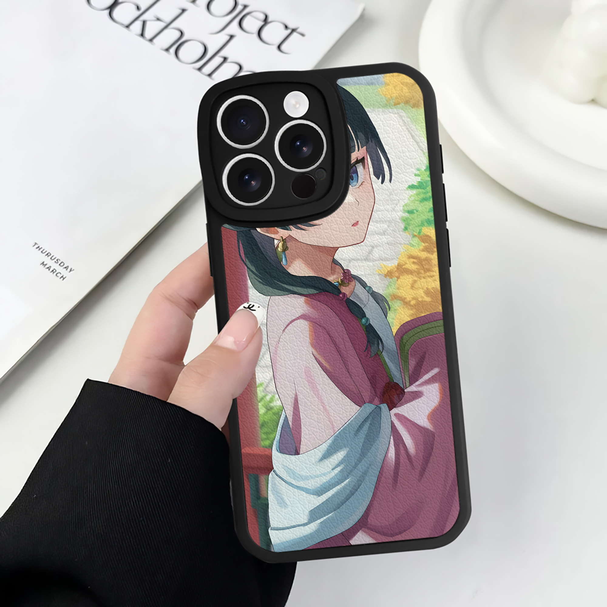 （画像用） 薬屋のひとりごと The Apothecary Diaries 【iPhone 16シリーズ対応】シリコンスマホケース（レザー調） 材質：シリコン